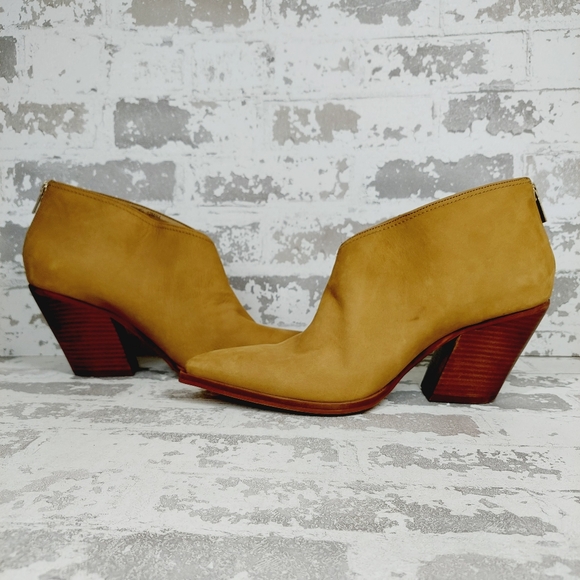 NEW Vince Camuto Grishell Tan Leather Block Heel Ankle Boots i419 - Picture 6 of 13